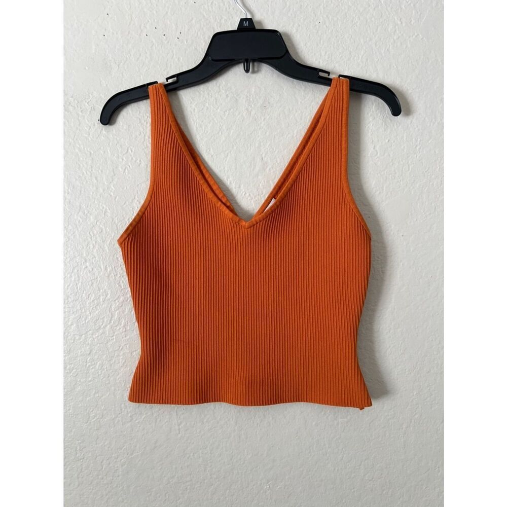 EUC Aritzia Babaton Sculpt Knits V-Neck Ribbed Cropped Tank Orange in M